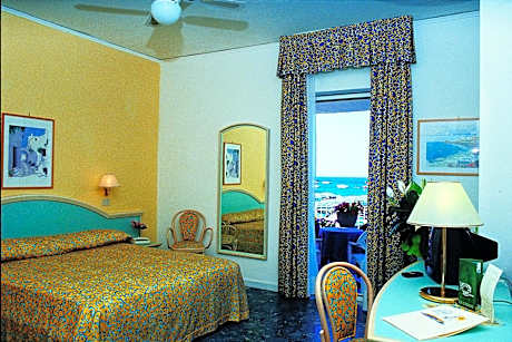Double or Twin Room with Partial Sea View