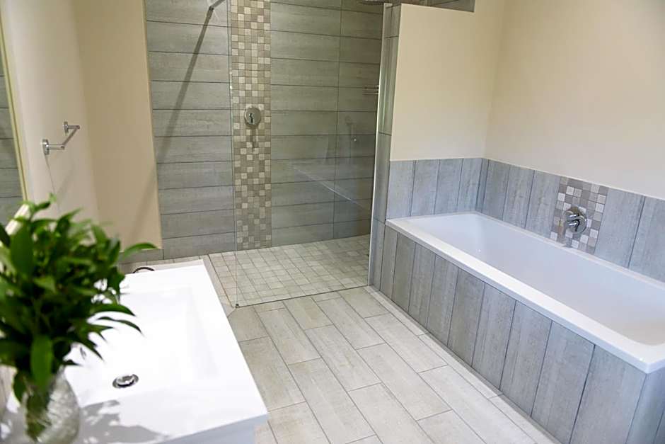 Whalesong Hotel & Spa