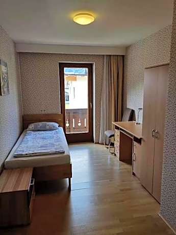 Single Room with Private External Bathroom