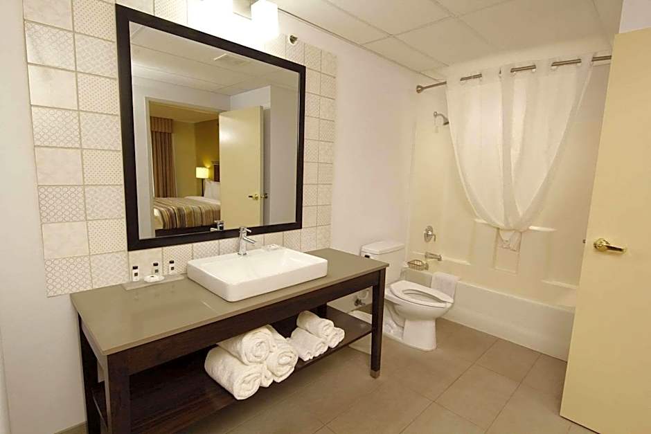 Country Inn & Suites by Radisson, Crystal Lake, IL