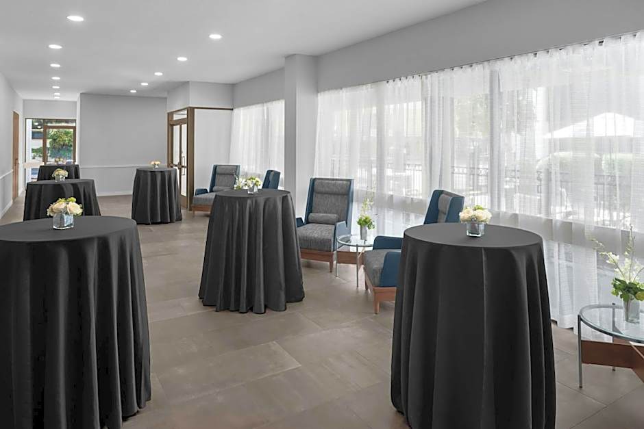 Courtyard by Marriott San Jose Airport
