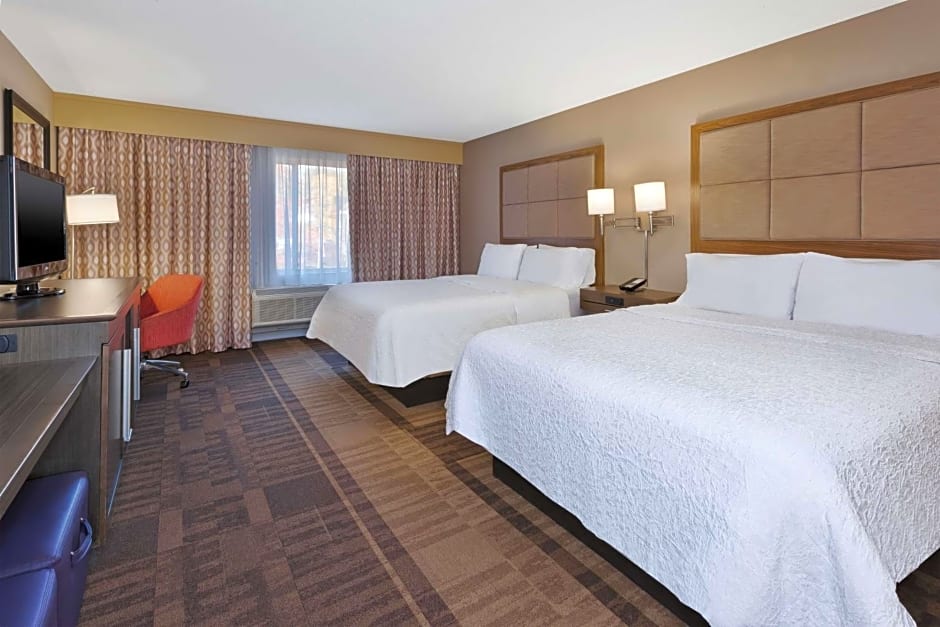 Hampton Inn By Hilton Waterbury