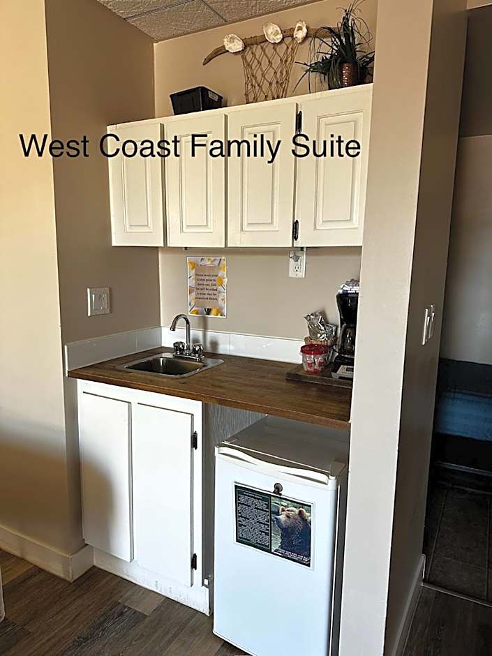 West Coast Motel on the Harbour