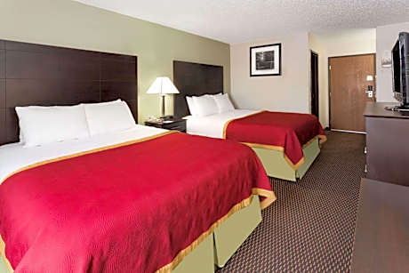 Queen Room with Two Queen Beds - Non-Smoking