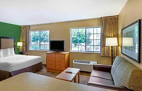 1 Bedroom Suite 2 Queen Non-Smoking