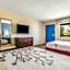 Econo Lodge Inn & Suites