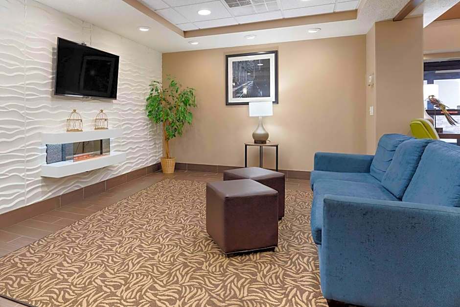 Comfort Inn & Suites