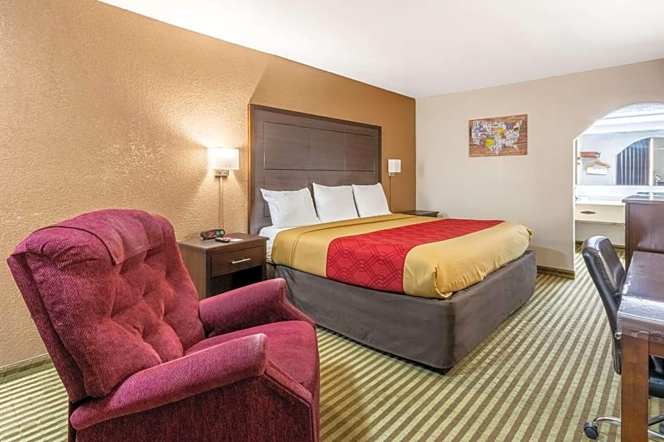 Econo Lodge Winfield