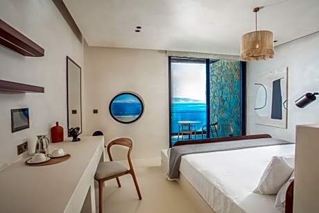 Deluxe Double Room with Balcony and Sea View