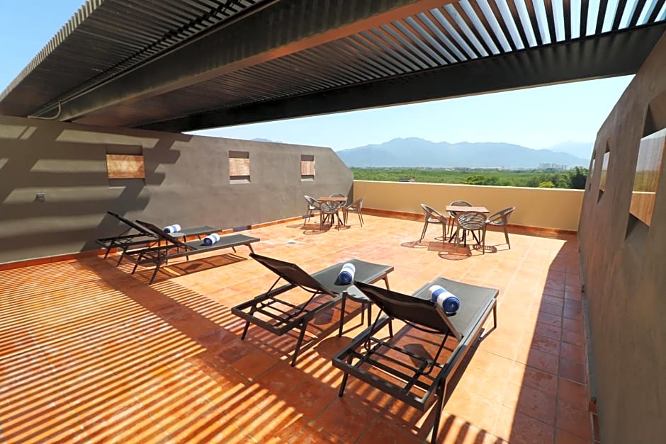 Holiday Inn & Suites Puerto Vallarta Marina & Golf By IHG