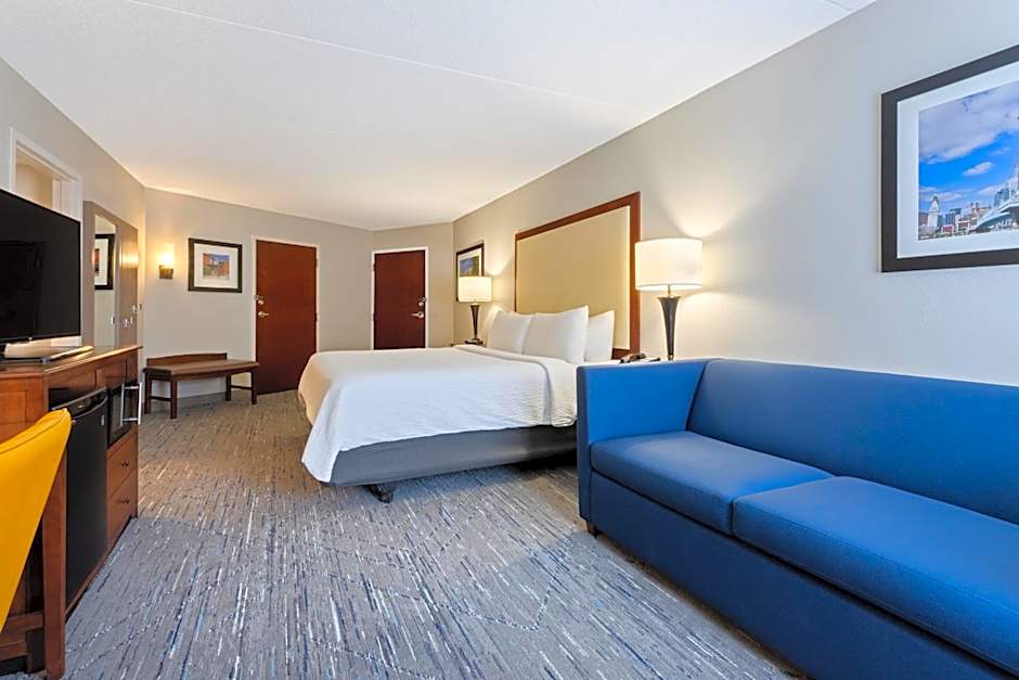 Holiday Inn Express & Suites Cincinnati Riverfront By IHG