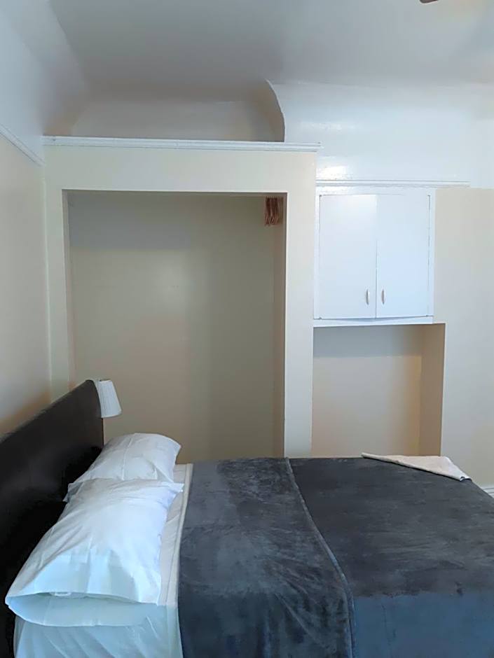 Pads on Pasadena Ave