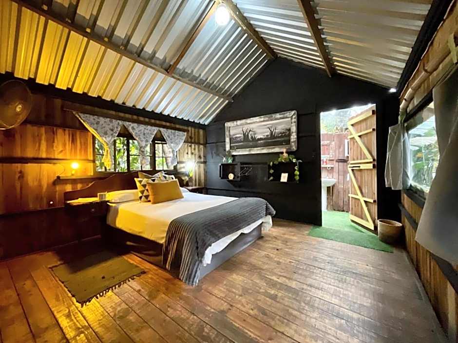 Mantis and Moon Surf Paradise & Adventure Lodge