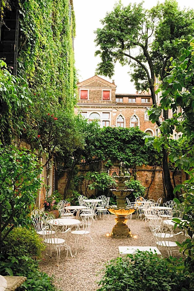 Hotel Flora