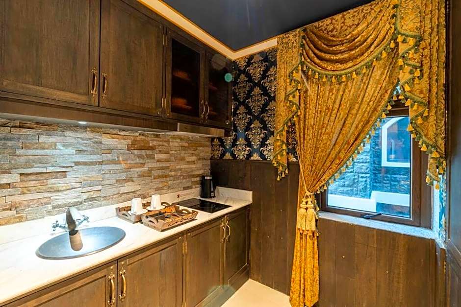 The Castle Pratumnak Hill Pattaya 6 Bedroom