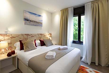 Eixample Building Apartments by Mercedes Heritage