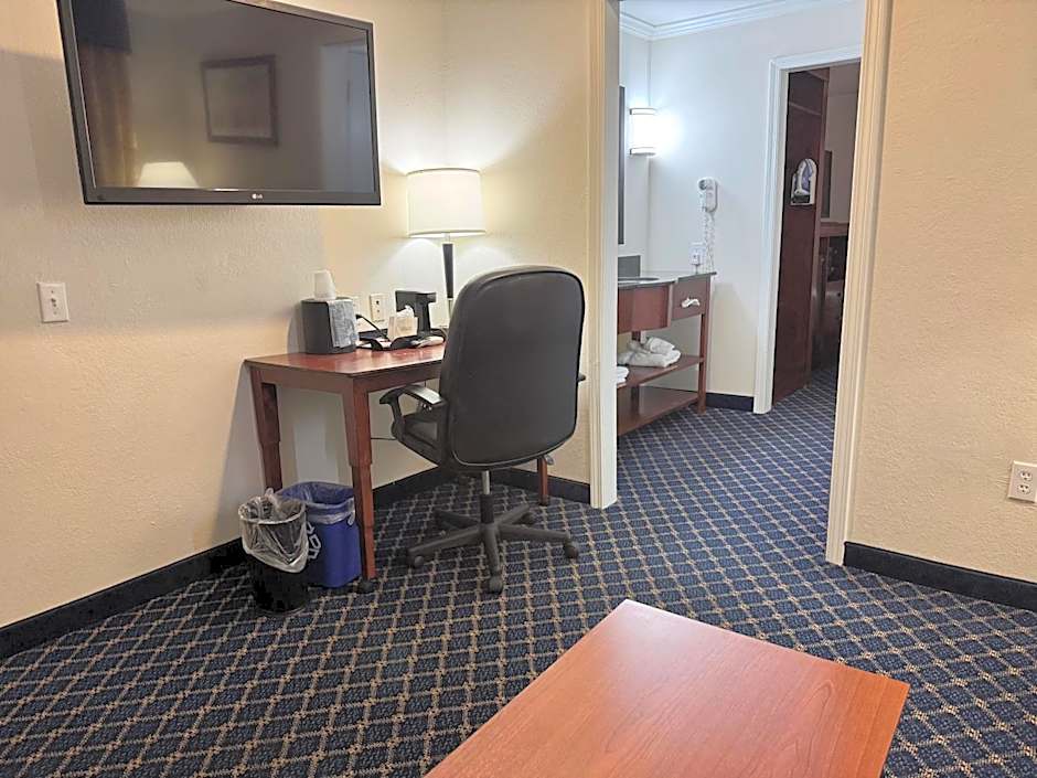 Baymont by Wyndham McComb