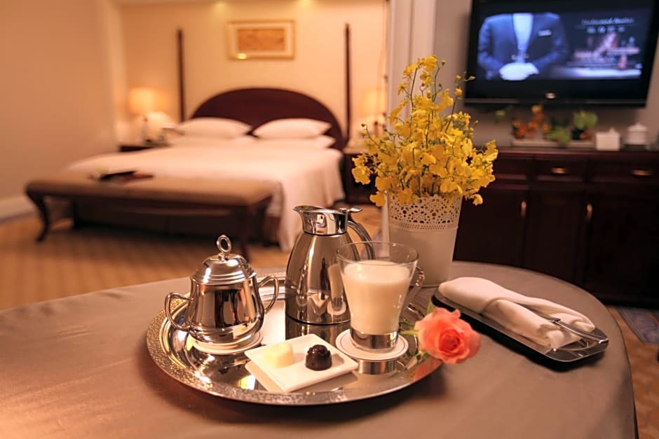 Zhongwei Green Lake Hotel Kunming
