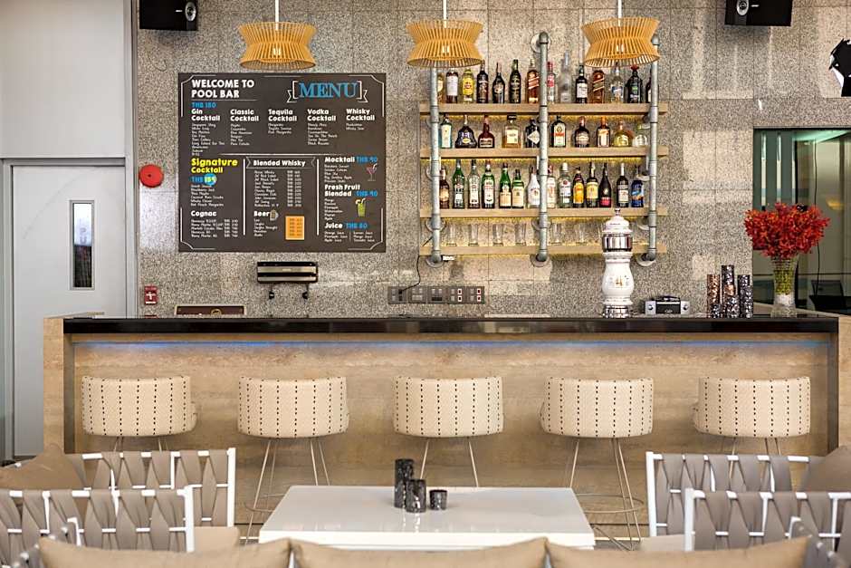 Bandara Suites Silom