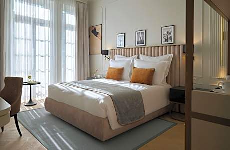Signature Deluxe Double Room
