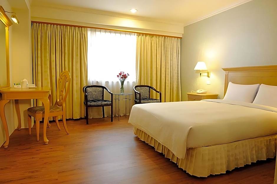 Cambridge Tainan Hotel