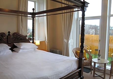 Double Room with Four Poster Bed