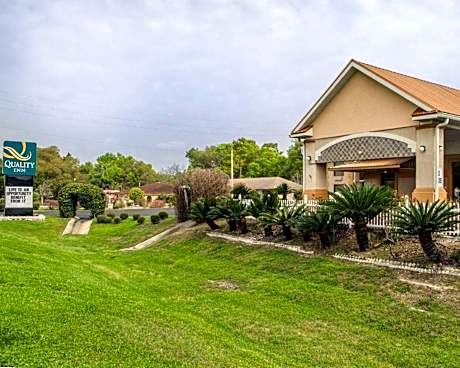 Quality Inn near Manatee Springs State Park