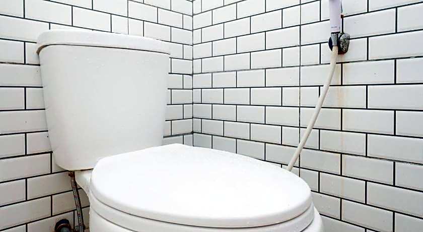 RedDoorz near Exit Tol Batang