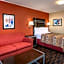 Best Western Plus Raffles Inn & Suites