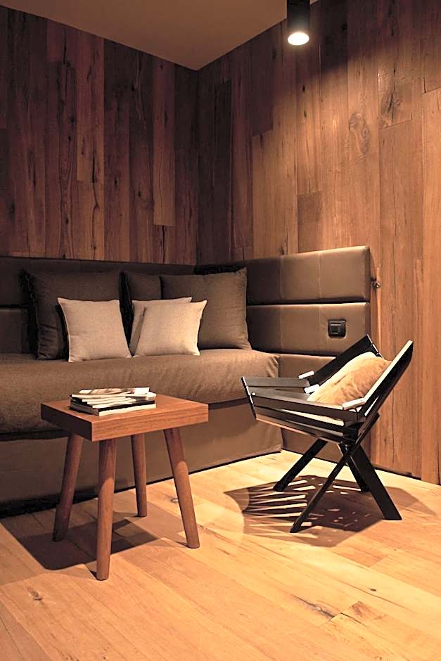 Alexander Charme Hotel