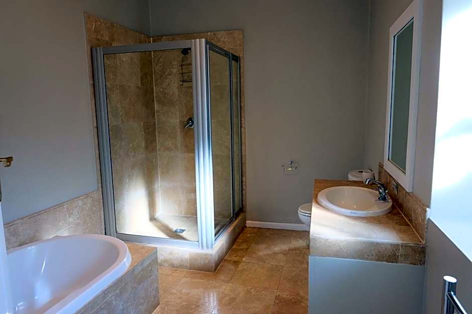 11 WESTCLIFF RENTALS