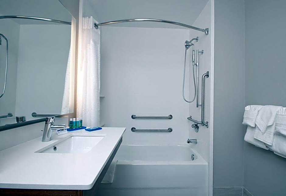 Holiday Inn Express Quantico - Stafford By IHG