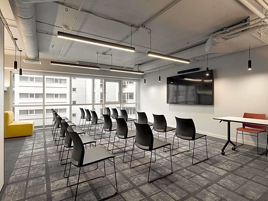 ibis Kyiv Beresteiska