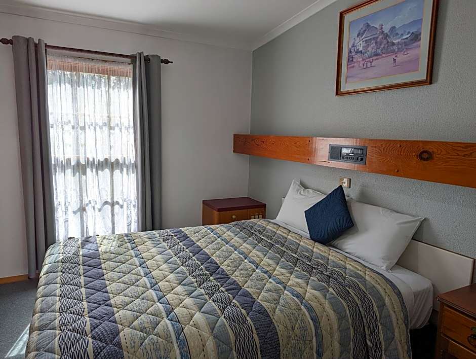 Elm Court Motel