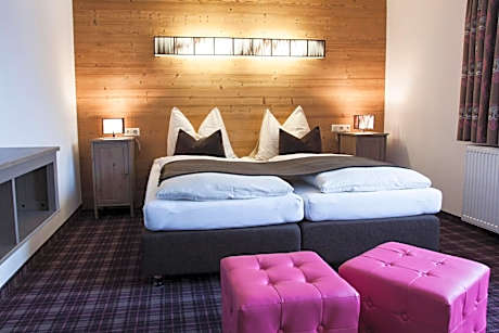 Apartment with Mountain View