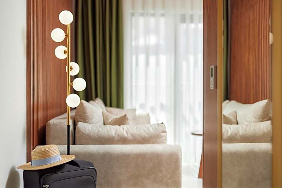 Hotel Diplomat by Aycon