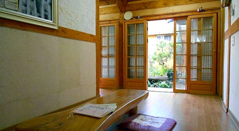 Happiness Full Hanok Guesthouse Jeonju