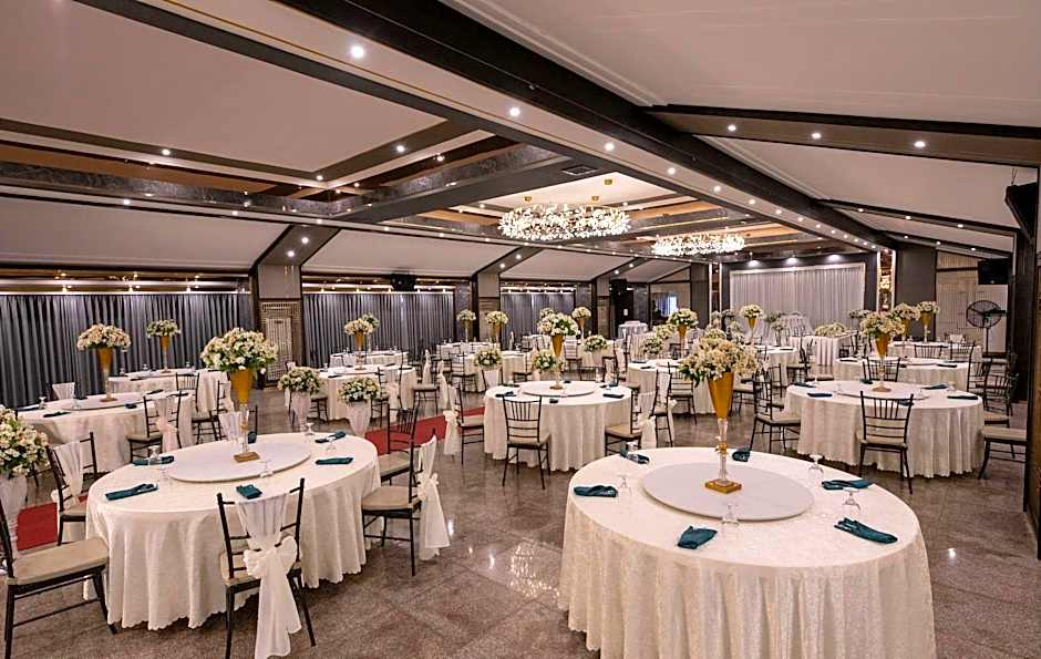 Star Plaza Hotel