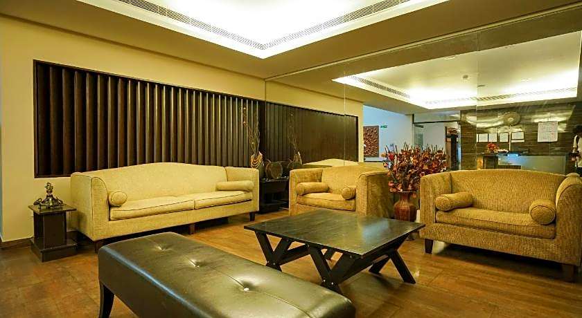 Super Townhouse Mookkannoor Tourist Home