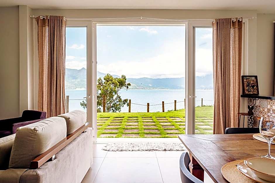 Casa na costeira com vista para o mar