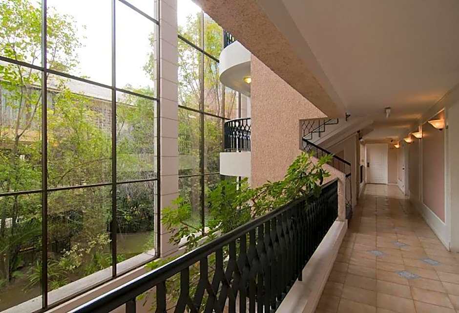 Park Plaza Apartments