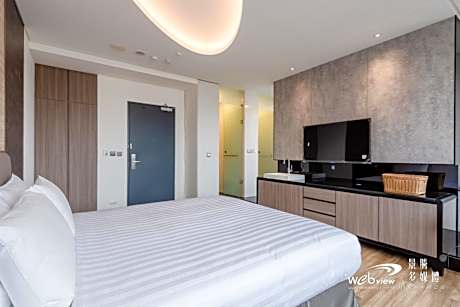 Superior King Room - 101 VIEW