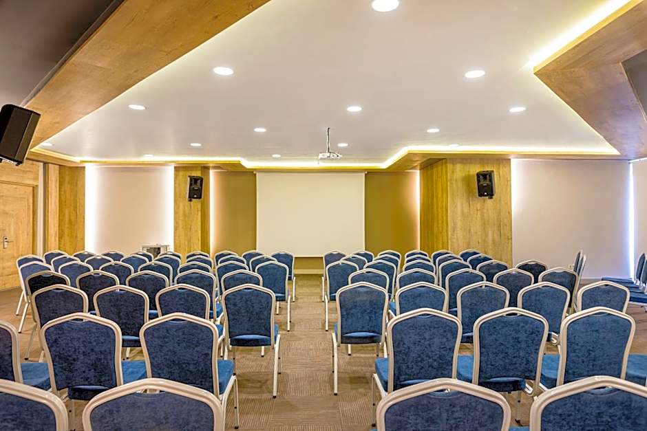 Design Plus Seya Beach Hotel