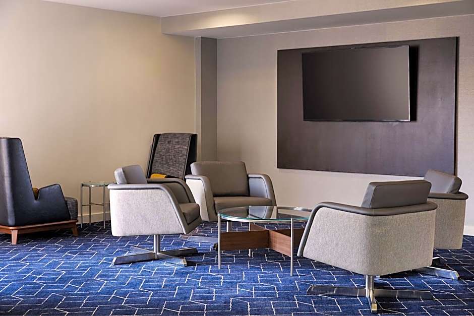 Courtyard by Marriott St Louis Downtown West