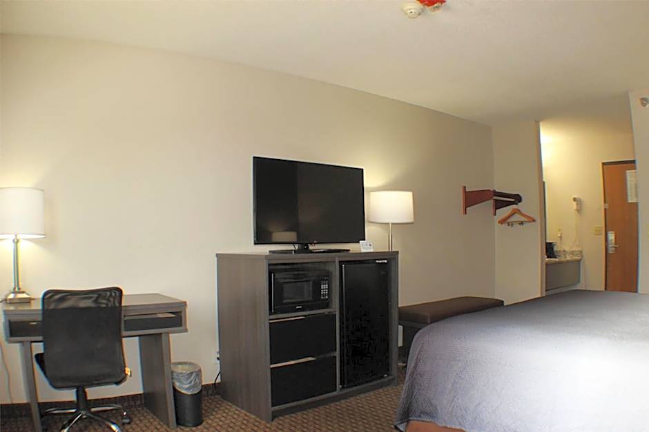 Super 8 by Wyndham Gardner