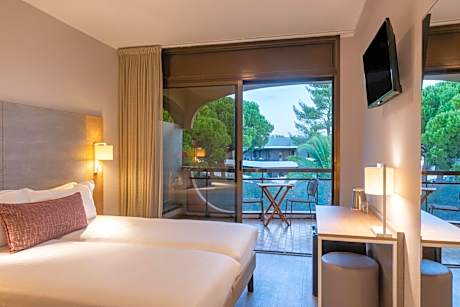 Seaside Twin Room with terrace