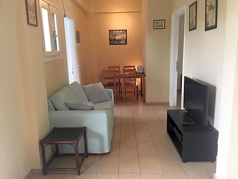 The Mayflower Studios & Apartments