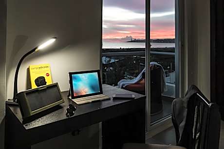 King Room with Sea View (Only Adults)