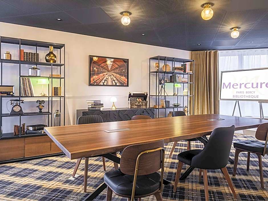 Mercure Paris Bercy Bibliotheque