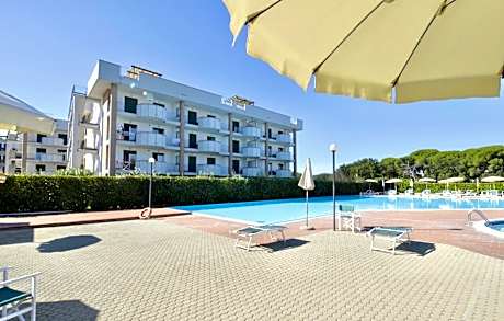 ISA-Apartments 2 beds in Residence with swimming-pool in San Vincenzo, just 600 meters from the sea